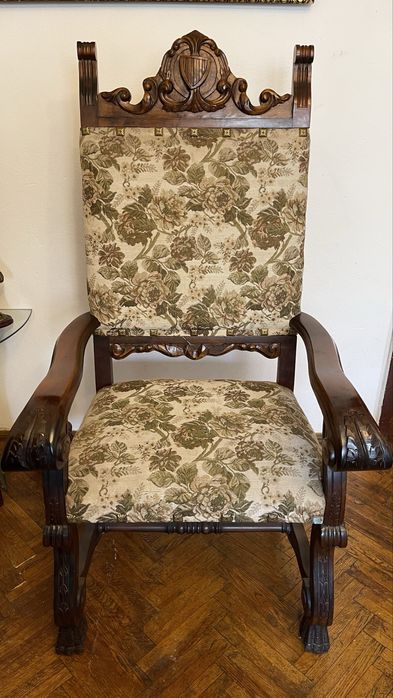 Mobila clasica din lemn masiv