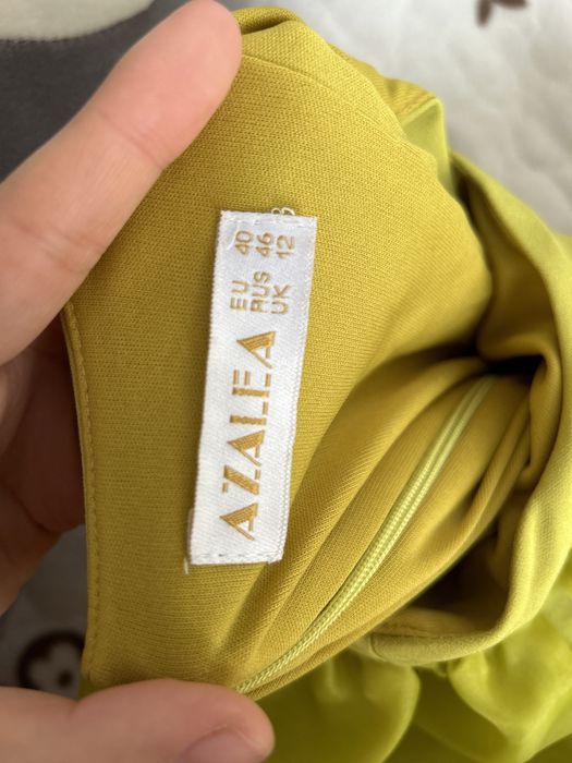 Вечернее платье цвета хаки