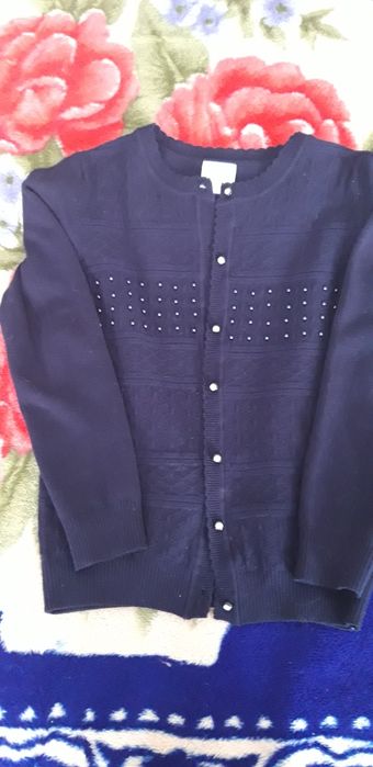 Продам кофточку для школы в отличном состоянии