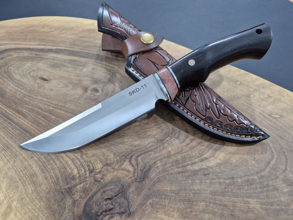 Ловен нож с кожена кания LN404