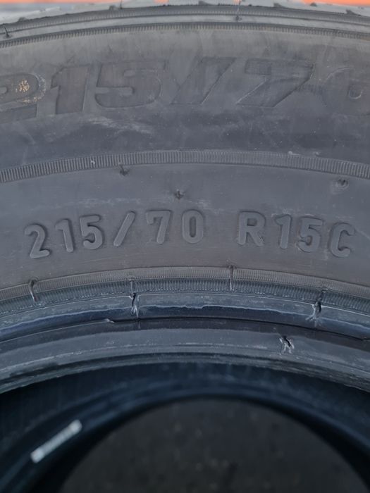 Летни гуми за Бус 2 броя PIRELLI Carier 215 70 R15C дот 1222