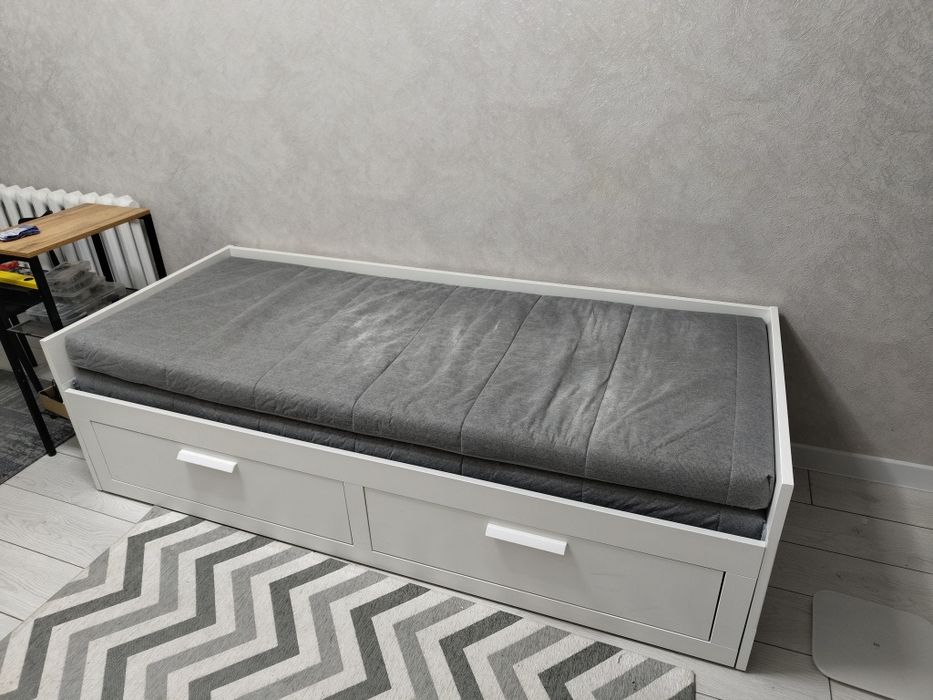 Кровать Ikea Brimnes