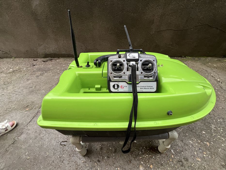 Лодка за захранка