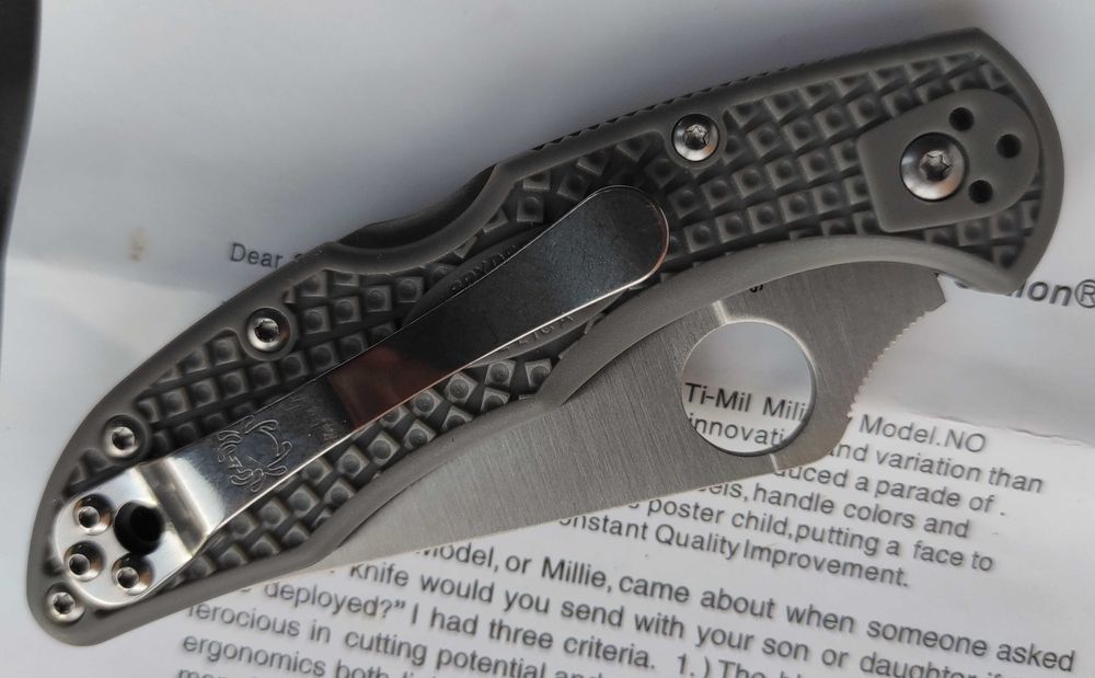 Сгъваем нож Delica 4