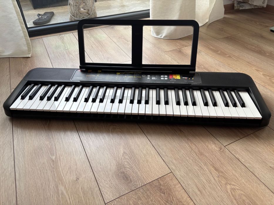 Orga electrica YAMAHA PSR-FS2