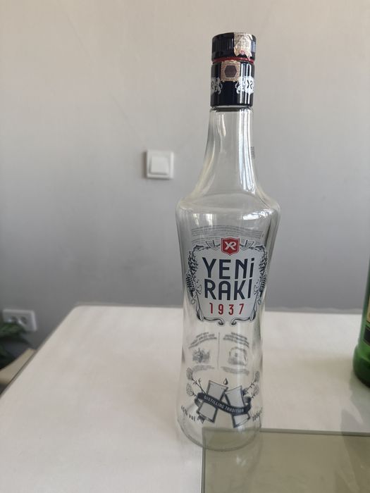 Бутылки стеклянные