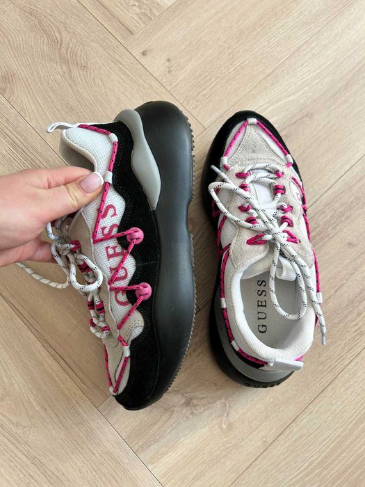 Спортни обувки Guess