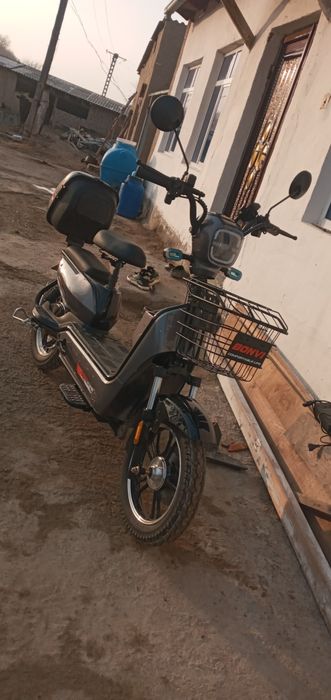 Skuter srochna sotiladi