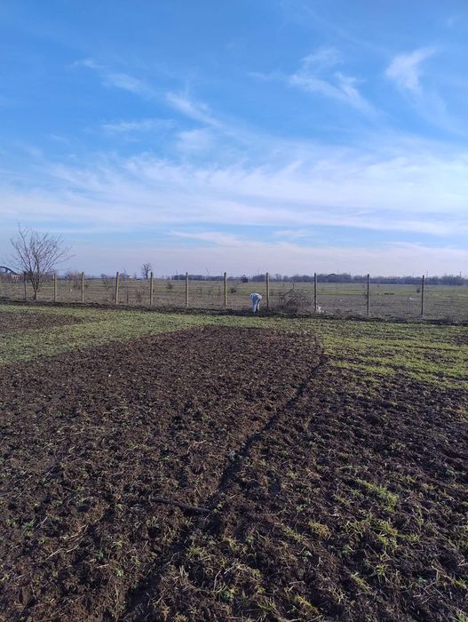 Vând teren excelent intravilan