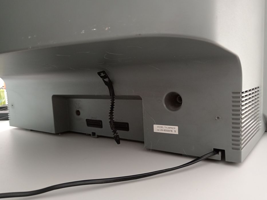 Televizor Panasonic Quintrix de 68 cu tub