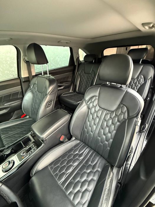 Kia Sorento Full pozitsiya 2023-yil. 3.5 motorli. Kraska toza.