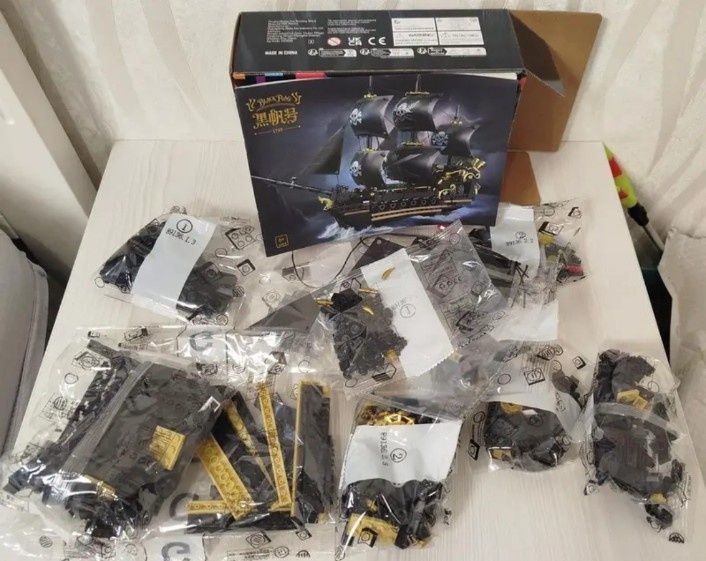 Фигурка из лего Пиратский корпблик