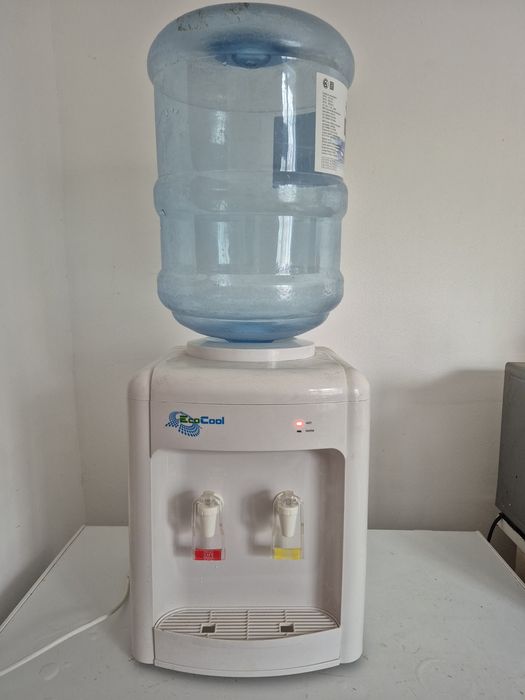 Кулер для воды новый