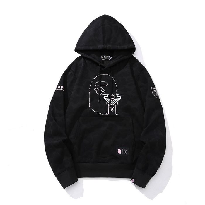 Продается Худи унисекс на подростка.Производство: Япония. Бренд: Bape