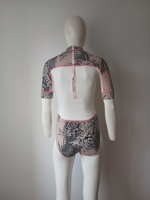 Costum de baie nou Adidas x Stella McCartney