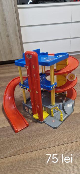 Vand set Patrula catelusilor, parcare, monster truck