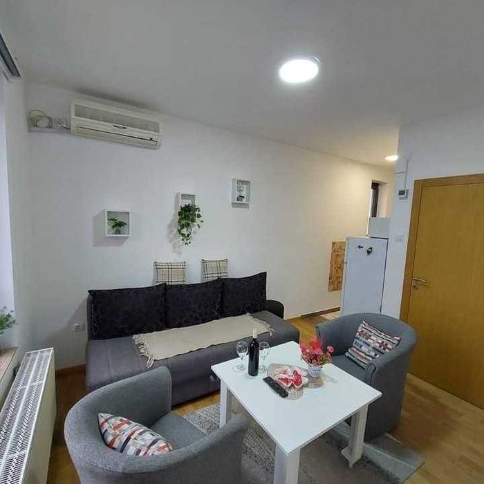 Дава се под наем Двустаен апартамент в с. Тракия, Област Стара Загора - 50 кв.м за 239.7 € - Снимка #2