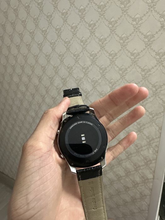 Часы Samsung Gear S3