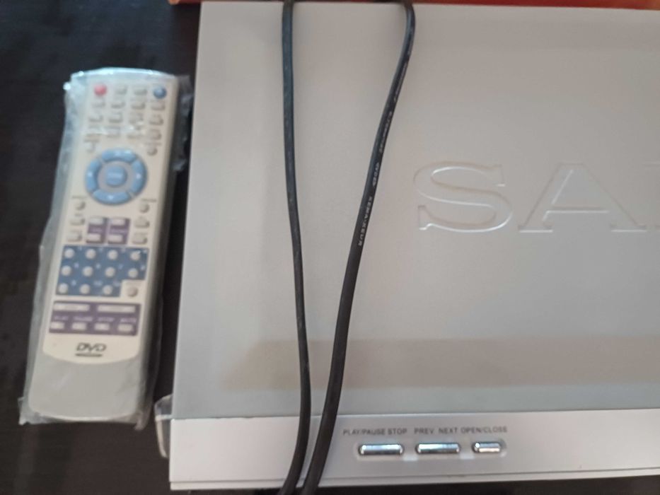 Ново DVD player Sang