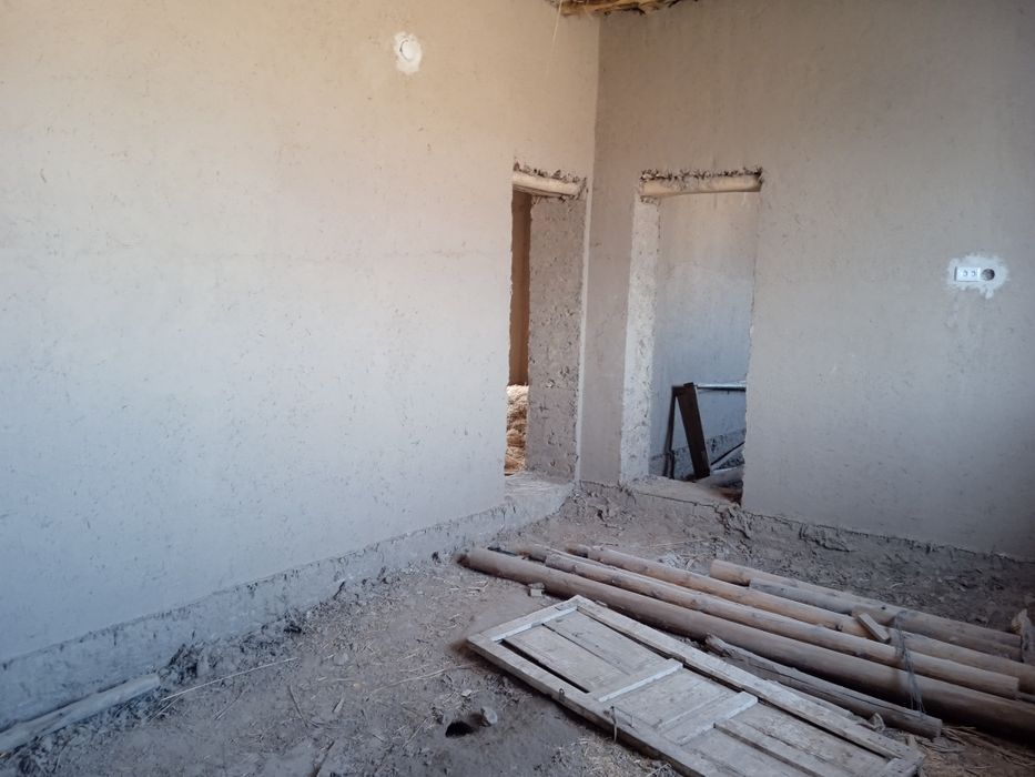 Уй сотилади . Кировда . 9 мактаб оркасинда. Зарафшон кучада