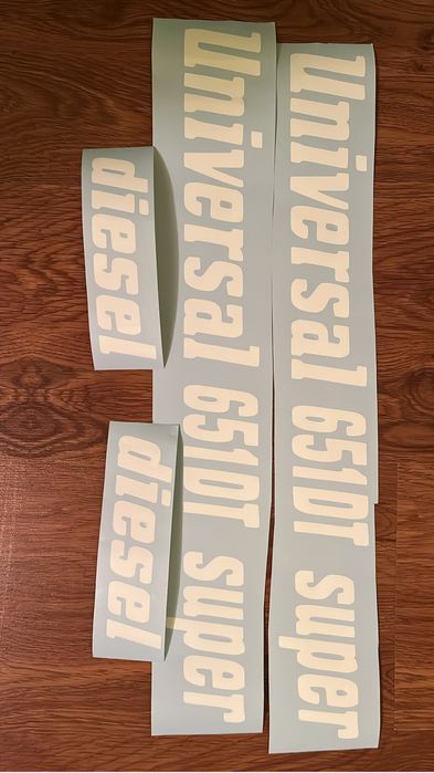 Vand stickere autocolante pentru utilaje agricole