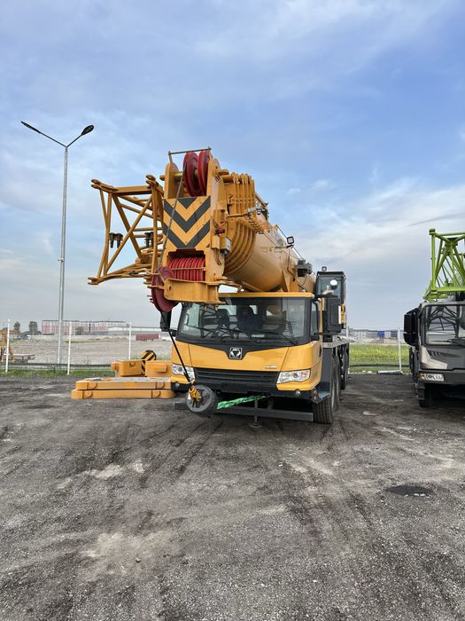 Avto kran 100 ton