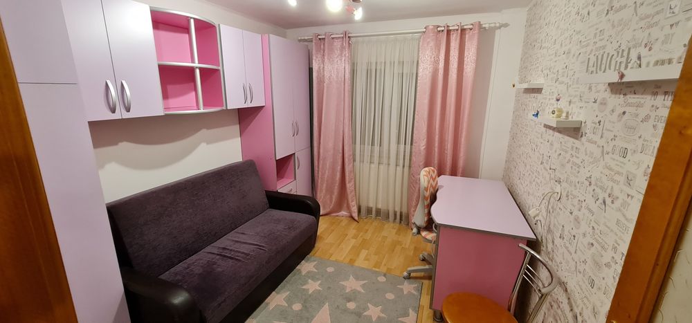 Vand apartament cu 3 camere Resita, zona Lunca