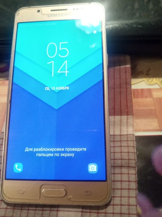 Продам смартфон Самсунг