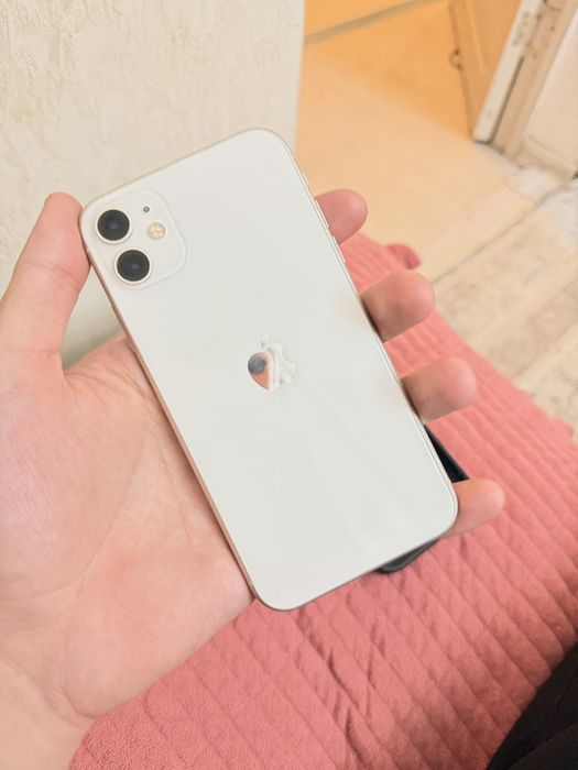 Iphone 11 белый.
