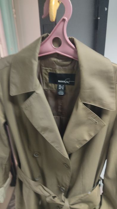 Тренч отличного качества  ... бренд Манго. 46 р.