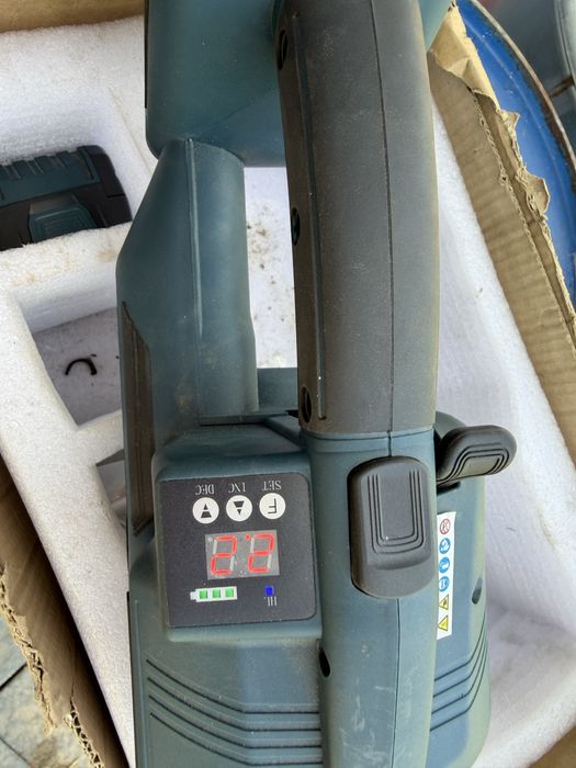 Aparat electric  legat banda PP si PET