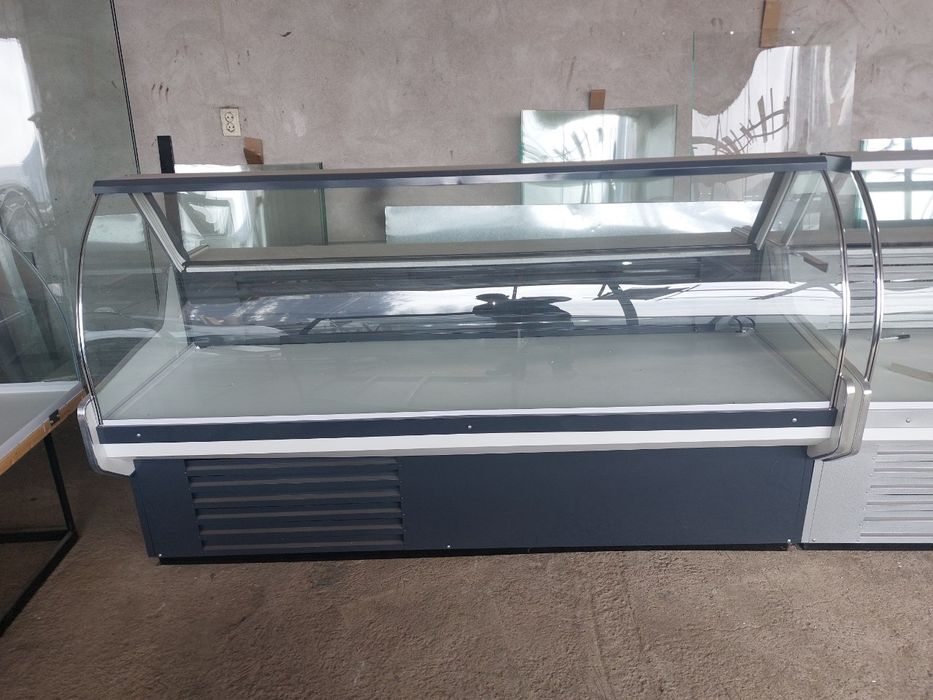 Витрина холодилник