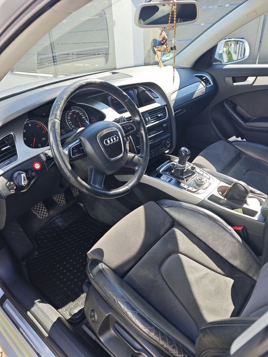 Vând Audi A4  2012