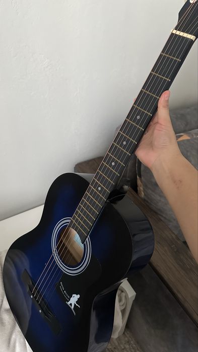 Гитара акустическая