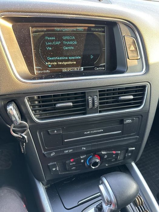 Audi q 5 quatro  propietar Scimb cu Renault Trafic 6 locuri!