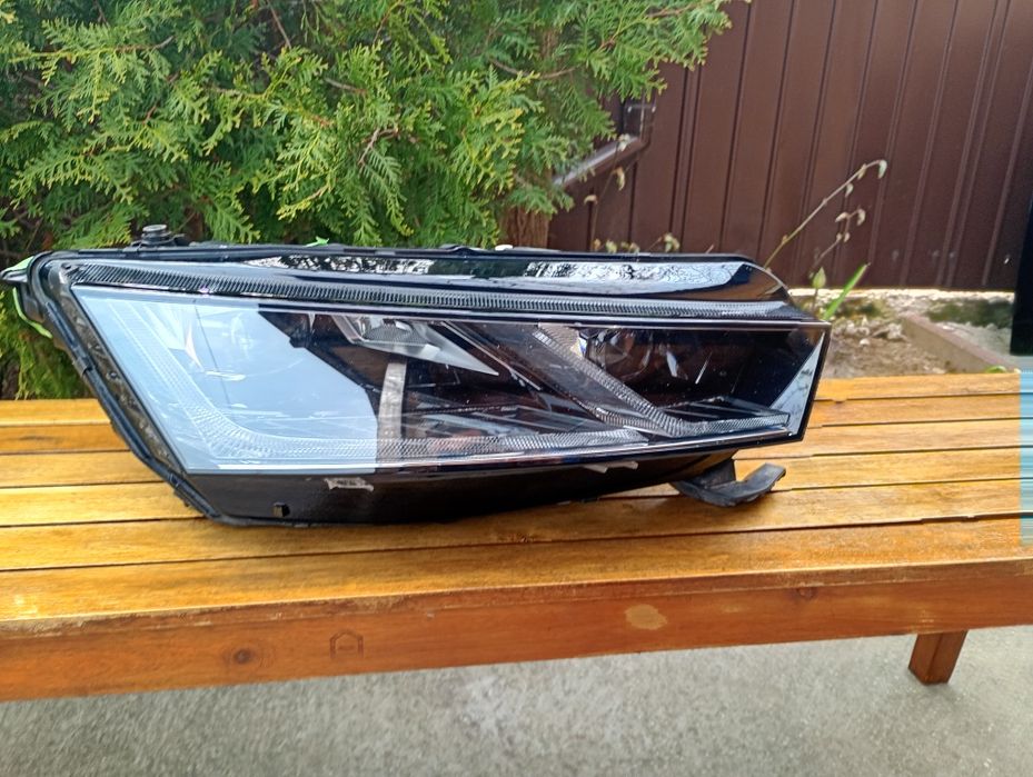 Far dreapta Skoda Octavia 4 crustal lighting full led cod 5E4941016A