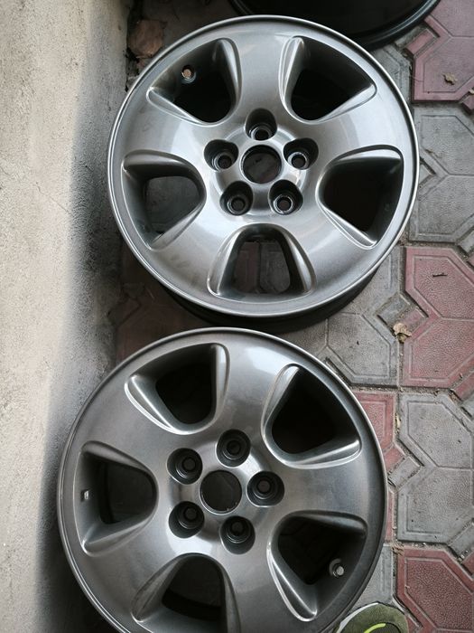 Диски  5*114 с зимней новой резиной 235/70/16