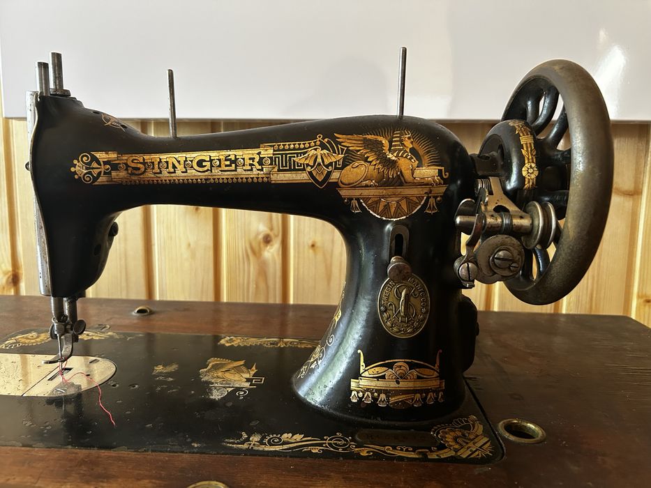 Masina de cusut artizanala Singer