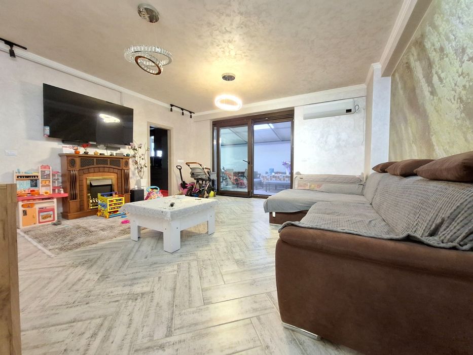 Apartament 3 camere de vanzare Valea Lupului, terasa proprie 110 mp