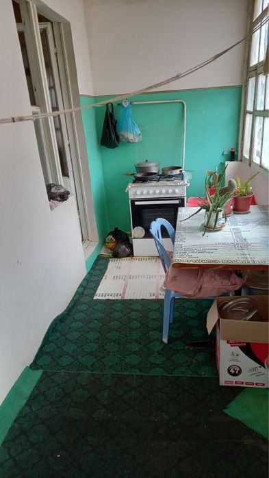 Padezni 2-qavatdan 7-11 -Maktab oldida