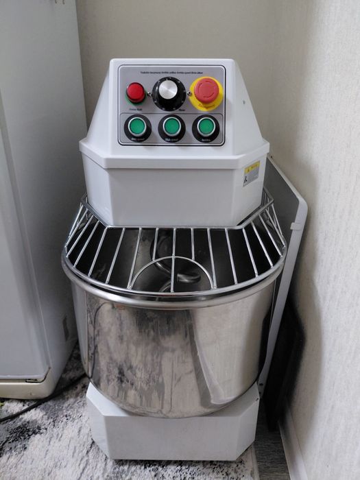 Спиральная Тестомесильная Машина 30L