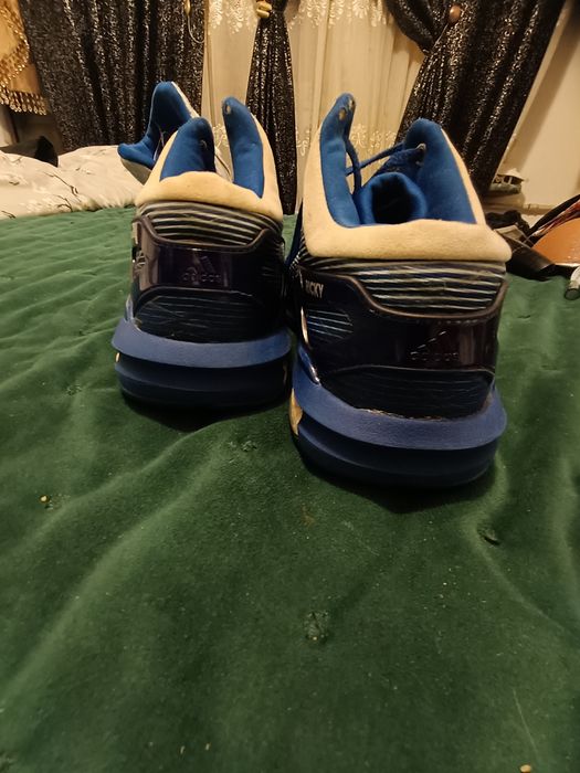 Adidași Adidas crazylight boost 42,5