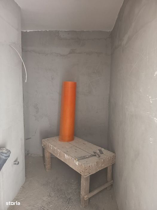 Vanzare apartament 3 camere semifinisat Targoviste- zona Hala