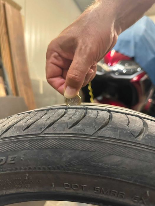 Продавам гуми 225/45 R17 летни и всесезонни