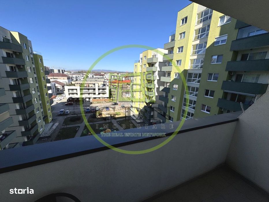 Garsoniera semidecomandata cu bucatarie separata, 39mp + balcon, compl