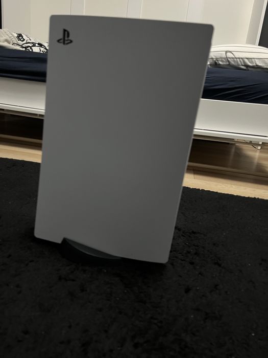 PlayStation 5 Disc Edition – Stare impecabilă (utilizat ocazional)