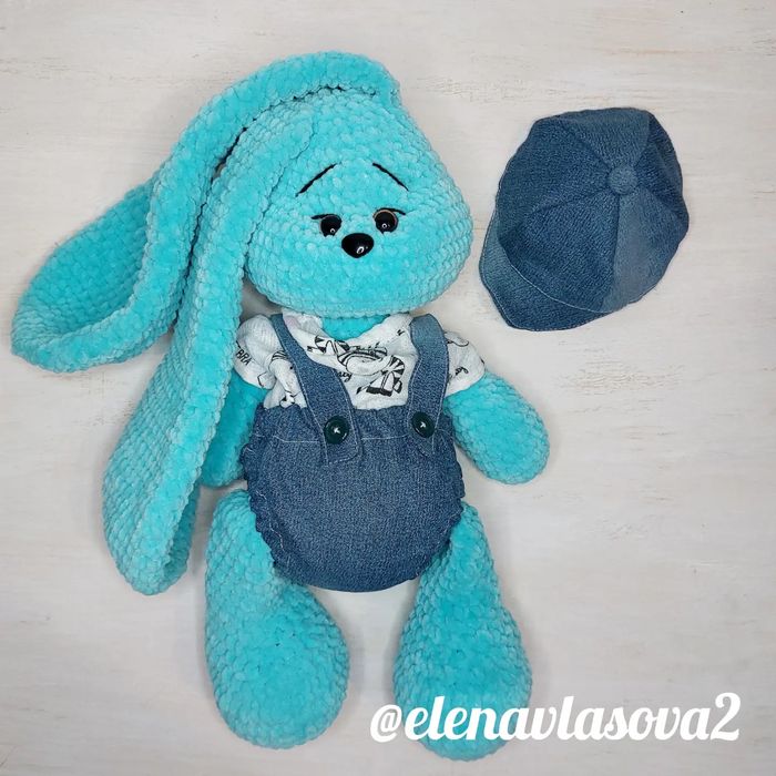 Плюшевый зайка/заяц (игрушка)