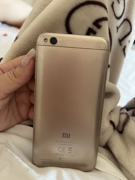 Телефон Xiaomi Redmi 5a