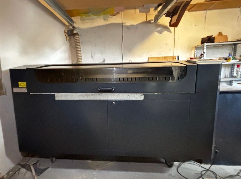 Laser debitare și gravare Helios 130