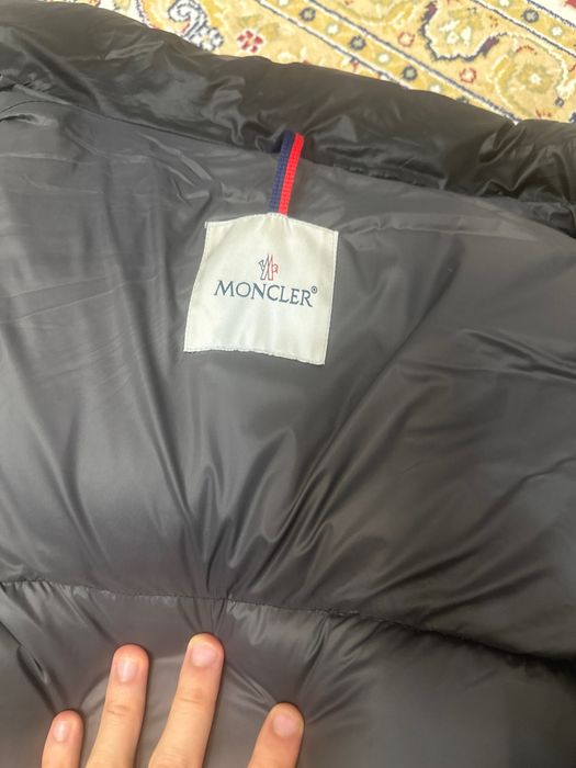 Куртка Moncler продам срочно